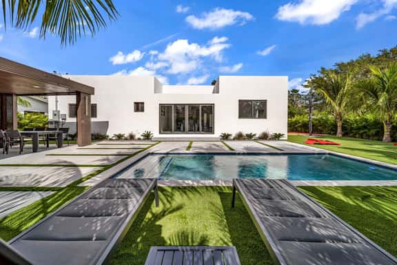 Heated Pool •Villa• 4br•Basketball•BBQ - Image 1