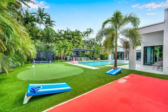 Tropical Villa with Heated Pool and Game Yard