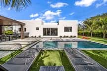 Heated Pool •Villa• 4br•Basketball•BBQ