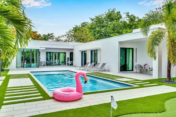 Tropical Villa with Heated Pool and Game Yard