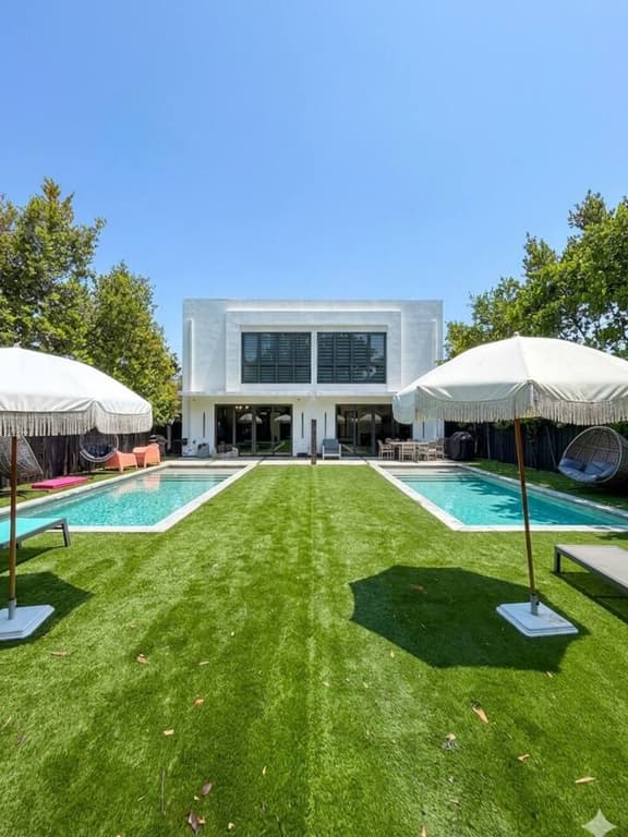 Wynwood Retreat with Two Pools, BBQ